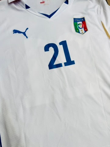 2010/12 Italy Away Size XL Pirlo - close-up detail
