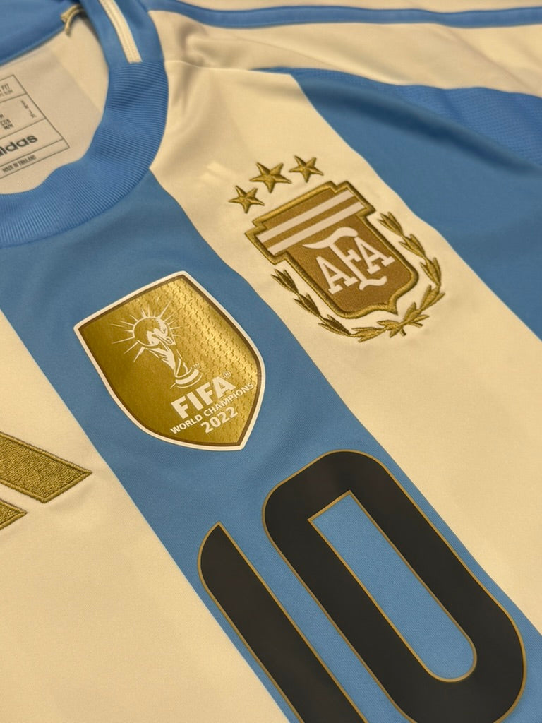 2024/26 Argentina Home Size M Messi NWT - close-up detail