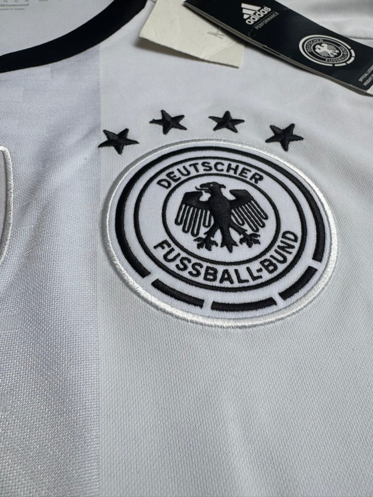 2015/16 Germany Home Size M Kroos BNWT - label detail