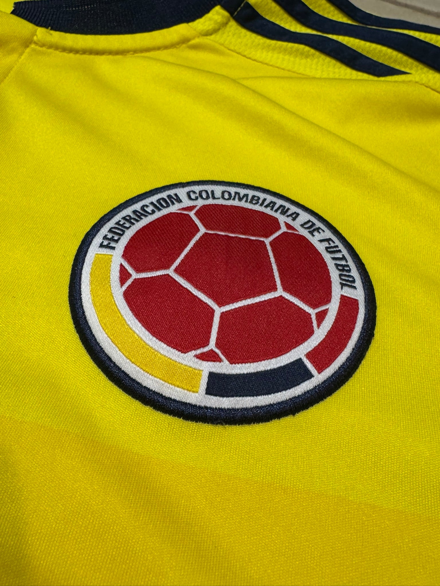 2015/16 Colombia Home Size M Falcao L/S - label detail
