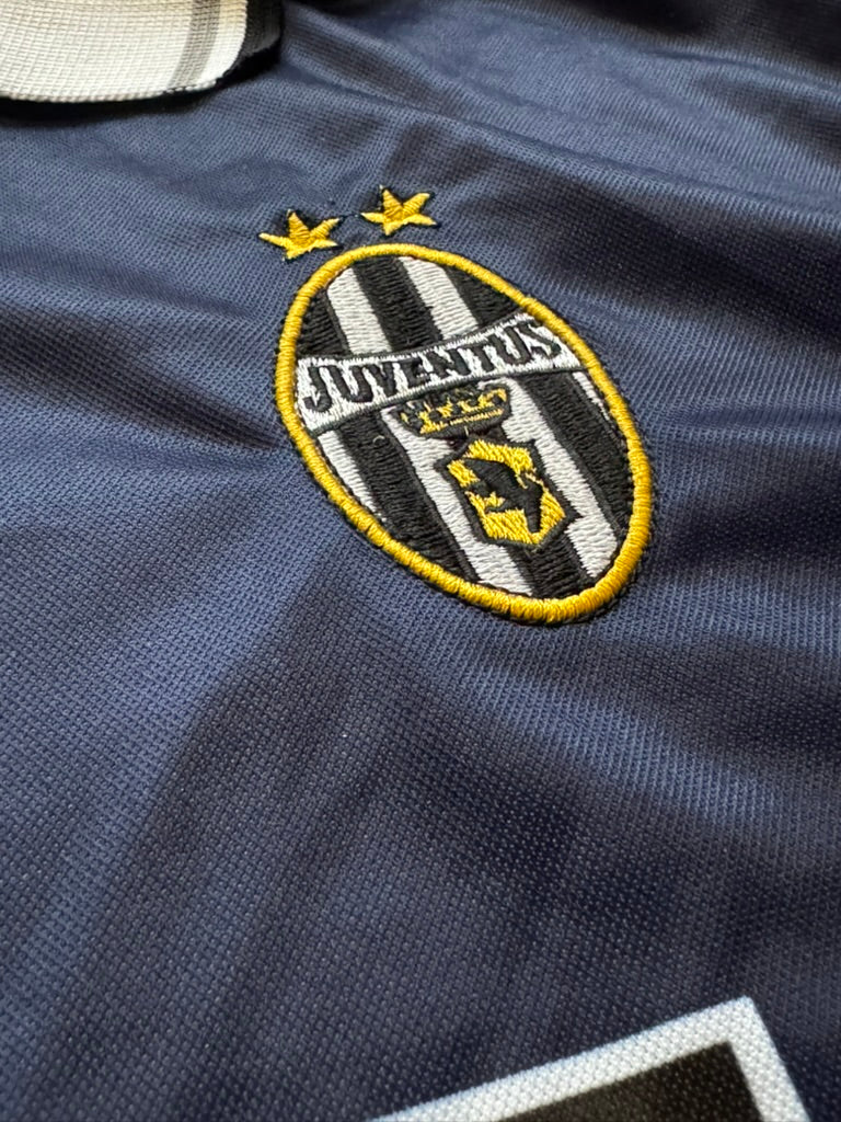 2000/01 Juventus Away Size L