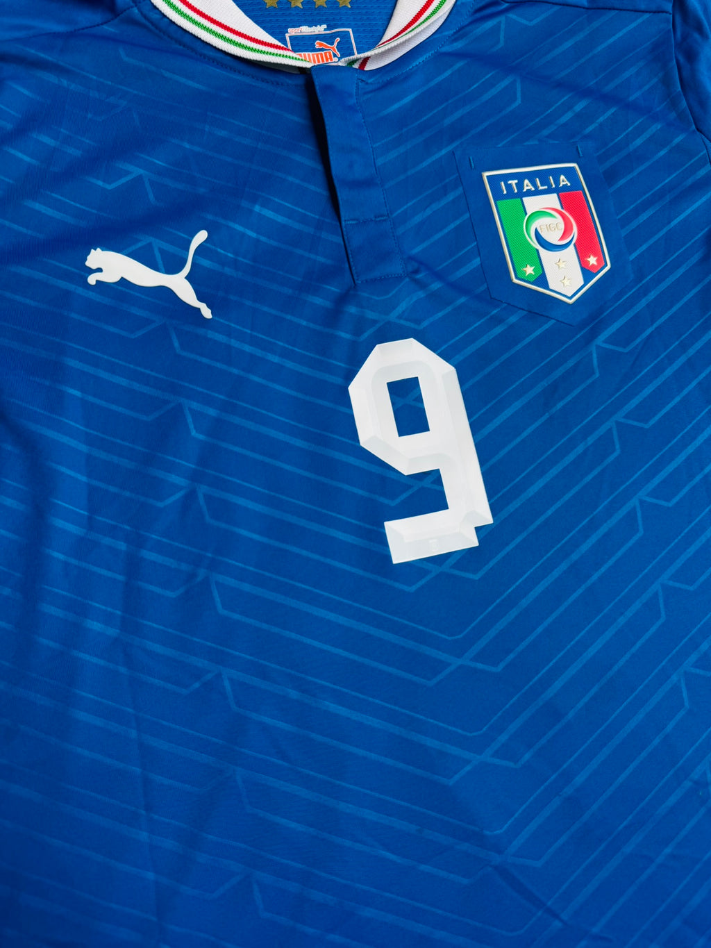 2012/13 Italy Home Size M Balotelli - close-up detail