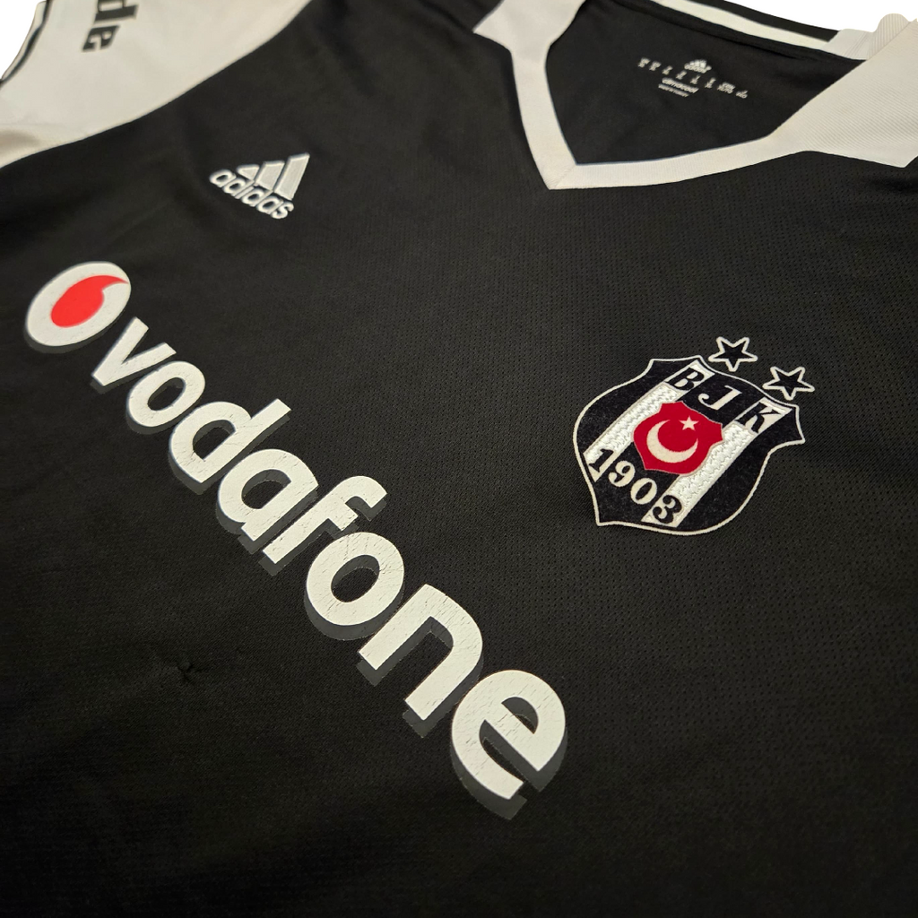 2016/17 Beşiktaş Away Size XL Quaresma - close-up detail