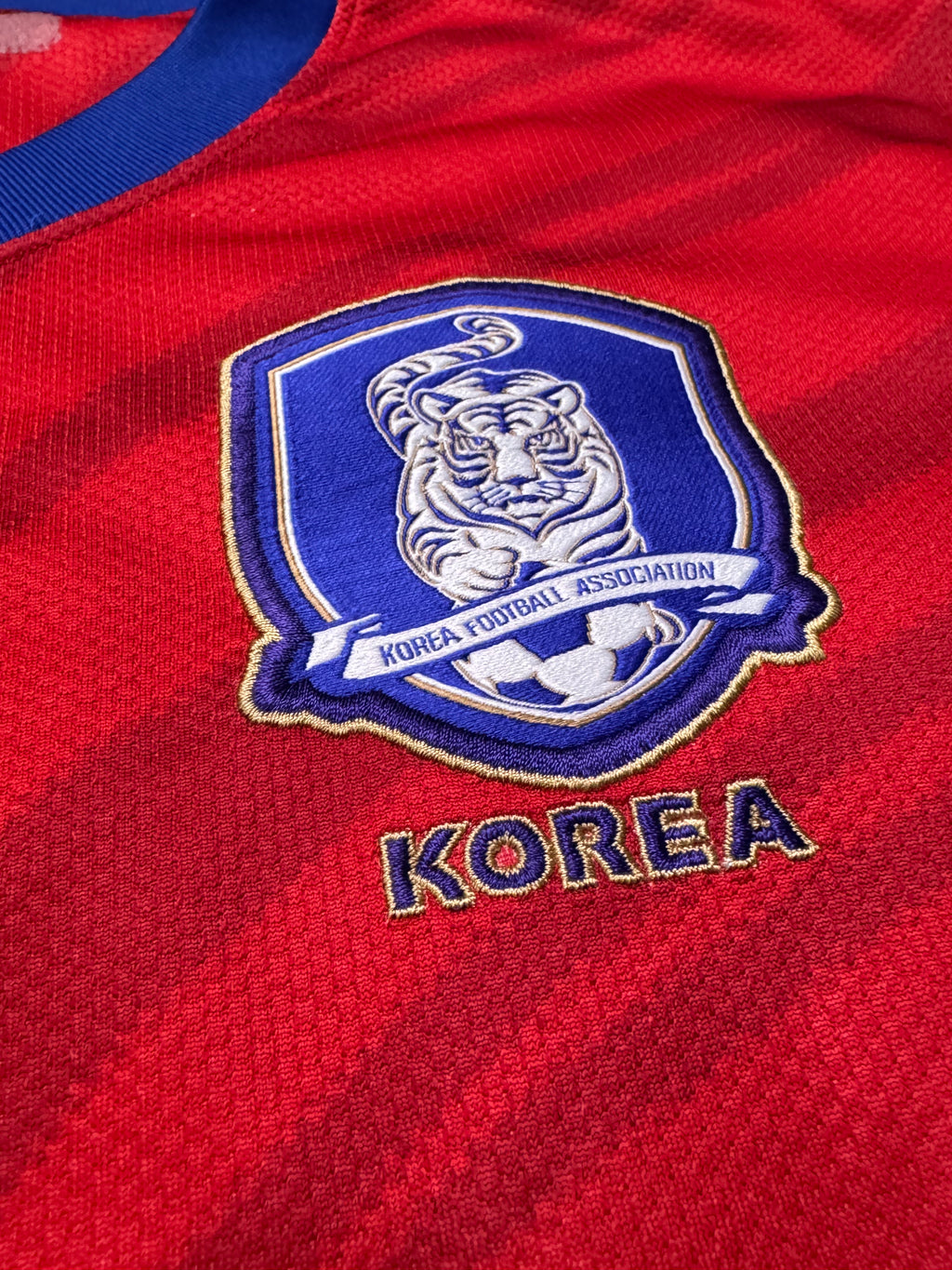 2010/12 South Korea Home Size L Ji Sung Park - label detail