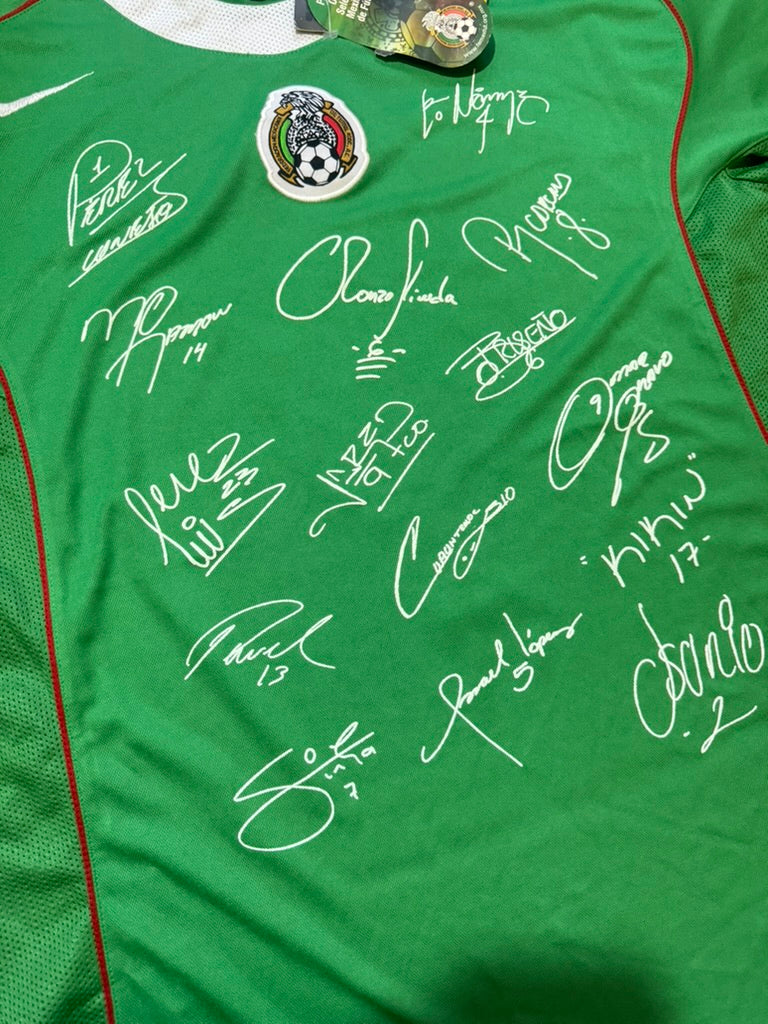 2004/05 Mexico Home Special Edition Size XL Borgetti BNWT - close-up detail